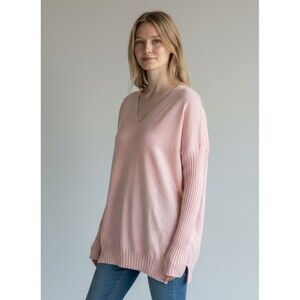 Metric Knits V-Neck Pullover Sweater in Blush Pink